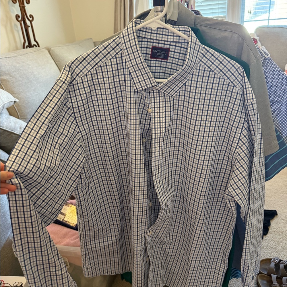 Blue Checkered Men's Shirt untuckit